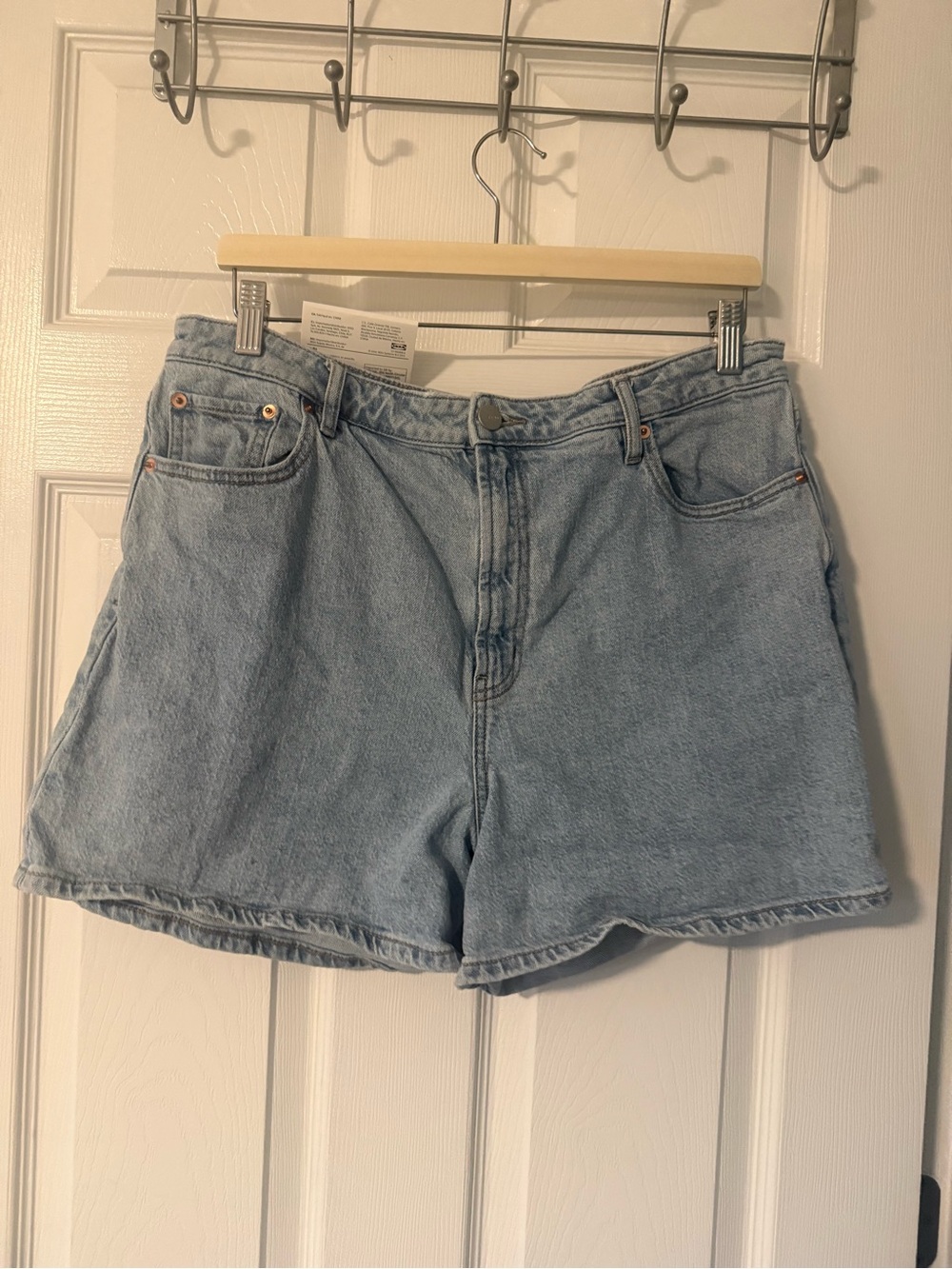68. REITMANS HIGH-WAISTED DENIM SHORTS SZ 33